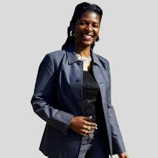 Dee Mwanzia